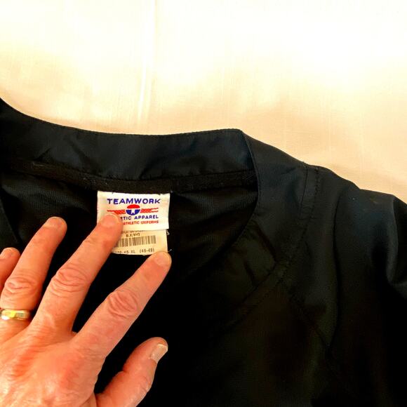 Mens XL 46-49 Teamwork Athletic Apparel Nylon Pullover windbreaker Black & White - Picture 10 of 10